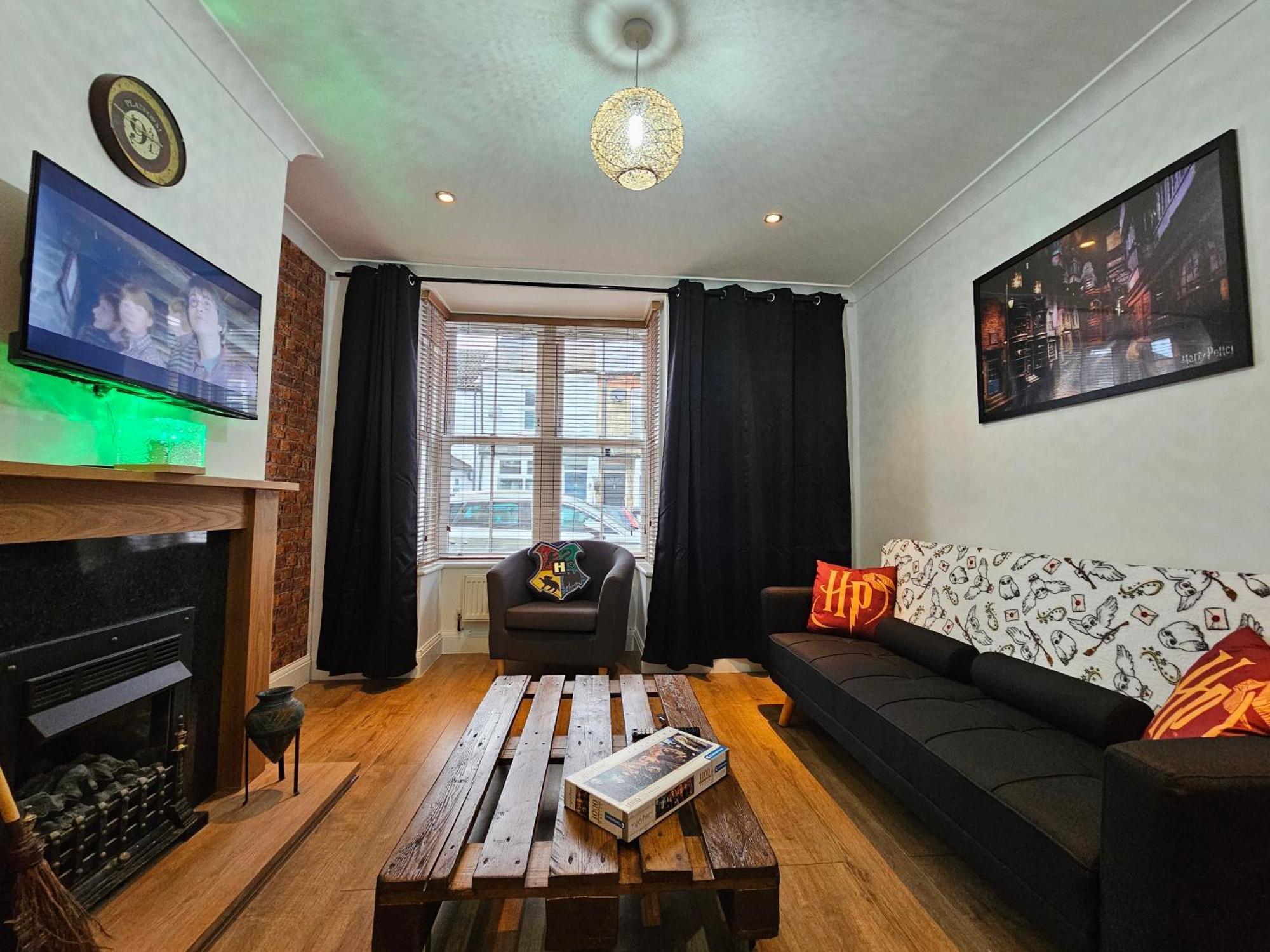 Magical Harry Potter Themed Home In Watford - Free Off-Street Parking Kültér fotó